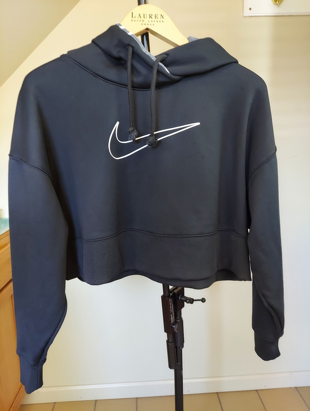 Nike Dri Fit Black Cropped Pullover Hoodie White Swoosh Logo Size Small Yoga